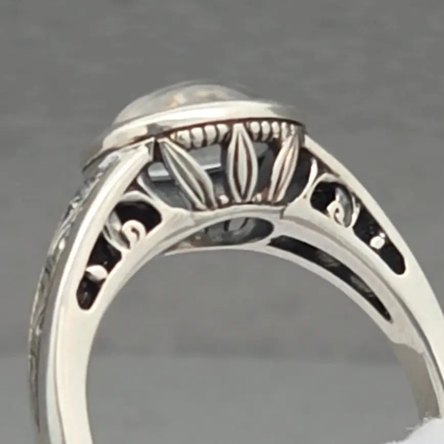 Esther's Lotus in Silver